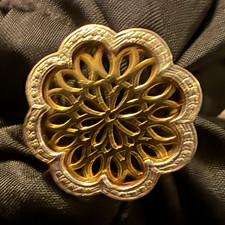14K Yellow Gold Flower Filigree Openwork Statement Ring Size 8 picture