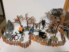 Lot Lemax Spooky Halloween Village Lot Painted Resin Fence, Trees, Characters picture
