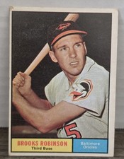 1961 Topps Brooks Robinson #10 Baltimore Orioles HOF Vintage Baseball Card picture