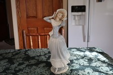 LLADRO 4936 SPRING BREEZE picture