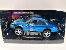 Motor Max  Hi Riserz 1998 Ford Crown Victoria Donk Diecast Car 1:24 Scale picture