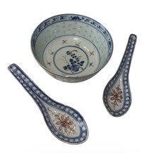 Chinese Qing Kangxi Marked Blue White Rice Pattern Porcelain Bowl With 2 Spoons picture