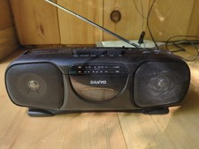 Vintage Sanyo M-7015 Portable AM/FM Radio - Radio WORKS Cassette BROKEN READ picture