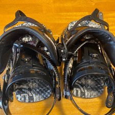 Ride Contraband Snowboard Bindings Mens Black White Fair V-Strap R08513196 picture