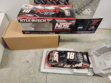 Kyle Busch 2017 #18 NOS Energy Toyota Camry 1:24 Action Lionel Diecast Car *RARE picture