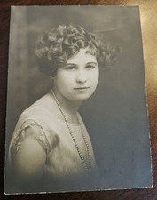 Antique Photos Beautiful Young Woman 