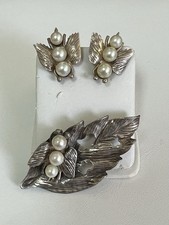 Ming's MINGS Vintage Sterling Akoya Pearl Bee Leaf Brooch & Earrings picture