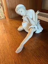 Vtg Lladro Rose Ballet Figurine 5919 Ballerina on The Floor Sitting 1991 A1H picture