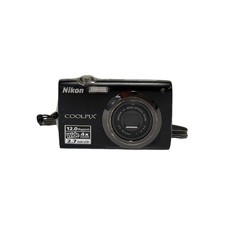 Nikon COOLPIX S3000 12.0MP Digital Camera - Black picture