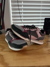 THE HOFF SEOUL WOMEN'S TENNIS SHOE IN SUEDE/ FABRIC WITH REMOVABLE FOOTBED Sz 10 picture