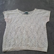 HM2 Easy Pieces White Lace Floral Top Short Sleeves Round Neck Size X Outdoor picture