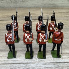 Vintage Britains Royal Welch Fusiliers Slope Arms Lead Soldiers Complete Set (8) picture