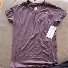 Athleta Momentum Seamless Tee Medium Purple picture