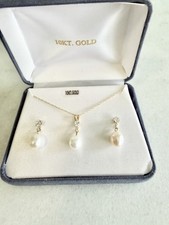Vintage Solid 10K Yellow Gold & Pearl Pendant & Drop Earrings Boxed Set 2.8 G. picture