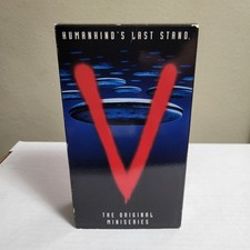 V -  The Original Miniseries (1983) VHS - Warner Bros 2-Tape set. Robert Englund picture
