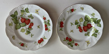 Vintage Queen's Virginia Strawberry Fine Bone China Medium Lunch Plates Preowned picture