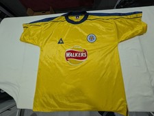 vintage 1999–2001 Leicester City shirt featuring the iconic Walkers Logo picture