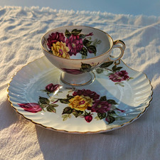 Vintage Floral Tea Cup & Saucer Set Gold Trim Round Glossy picture