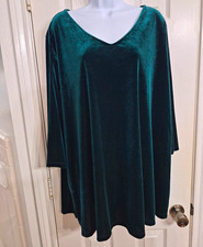 Anywear by Catherines Women's Green Solid V-Neck 3/4 Sleeve Velvet Top 2X picture