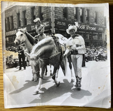 1954 ROY ROGERS original photograph GRAND MARSHALL OF ROSE FESTIVAL Portland OR picture