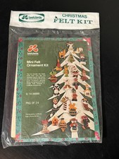 Vintage LeeWards Mini Felt Christmas Ornament Kit 24 Pack 14-38886 Applique picture