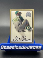 2000 Fleer Greats of the Game - Autographs Vida Blue (AU) On Card Auto picture