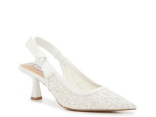Woman's Pumps Steve Madden Versali Pump picture