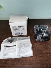 NEW HONEYWELL C6097A3095 GAS PRESSURE SWITCH. S5 picture