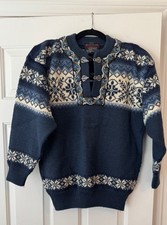 Norwool Norway 100% New Wool Nordic Sweater Blue Pewter Clasp Women's Size Small picture