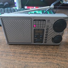 Vintage Lifelong AM/FM Portable Radio With LCD Alarm Clock Model 845 picture