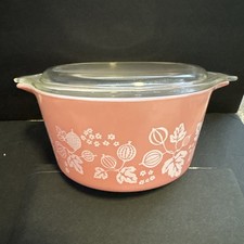 Vintage Pyrex Pink/white Gooseberry Casserole Dish #473-1 Quart w/lid cover picture