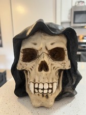 Skull Piggy Bank picture