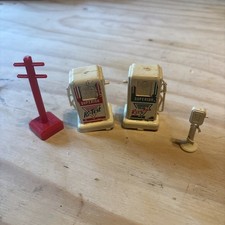 Vintage 1950's Marx Hi Test Superior White Gas Pumps + picture