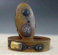 fuchi kashira inro pill box inlay brass samurai Sword fitting tsuba picture