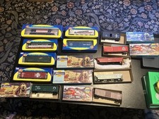 Athearn HO Scale Lot (12) B&M Bicentennial GP38-2 Locomotive & 11 Freight Cars picture