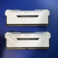 Corsair Vengeance RGB Pro DDR4 16GB (2 X 8GB) 3200MHz CMW16GX4M2C3200C16W White picture