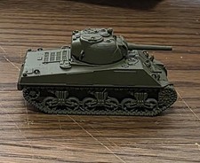 One HO 1/87 M4A2 Sherman Medium tank picture