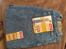 wrangler relaxed fit u shaoe jeans 34x32 brand new picture