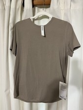 Lulu lemon Women’s Love crew Tshirt Size 8 picture