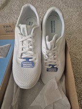Sketchers Go Walk Slip-on New In BOX.  SIZE 7.5 M All White picture