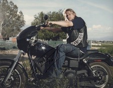 CHARLIE HUNNAM  AS JAX SIGNED PHOTO FROM THE FX TV SERIES SONS OF ANARCHY picture
