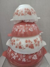 Vintage Pyrex Pink Gooseberry Cinderella Nesting Bowl Set of 4 picture