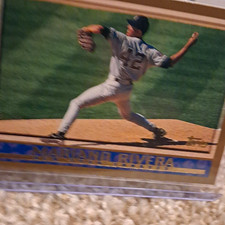 Topps 1998 Mariano Rivera #16 New York Yankees MLB Baseball Card Base Set picture