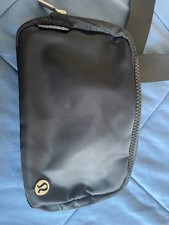 Lululemon Everywhere Belt Bag - Black (142500085) NEW NEVER USED picture