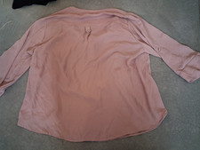 Torrid Women’s Blush Pink Blouse Size 2 Plus Size Lightweight Button Front V Nec picture