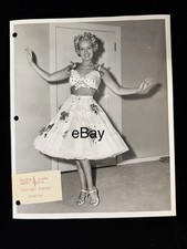 Betty Grable 8x10 Photo Original Diamond Horseshoe BTS Costume Acapulco Candid picture