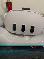 Meta Quest 3: 512GB 4k WITH CHARGING DOCK picture