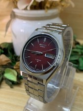 Seiko 7009 Automatic Men's Texture Red Dial Day/Date Japan Made Watch picture