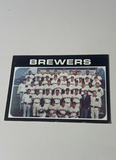 1971 Topps - High # Milwaukee Brewers #698 corner wear. No creasing. B9 picture