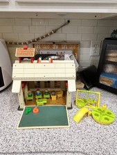 Vtg 1971 Fisher Price Little People Play Family School House #923 Near Complete picture